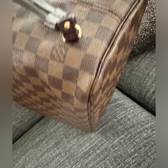 Authentic Louis Vuitton MM Damier Ebene - Picture 9 of 16